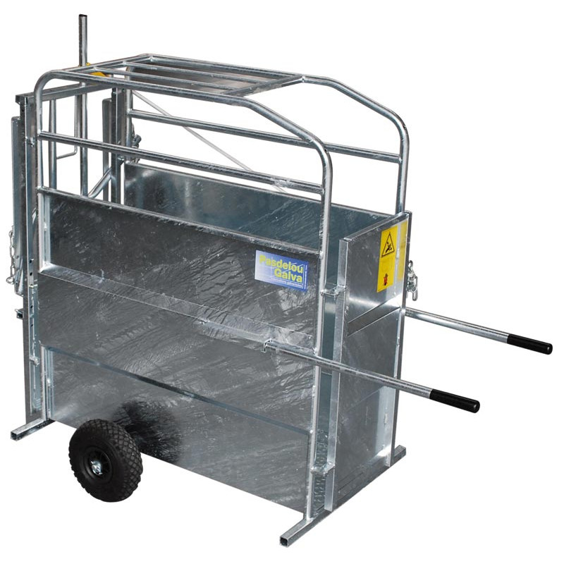 Fahrbarer Fang- und Behandlungsstand für Kälber