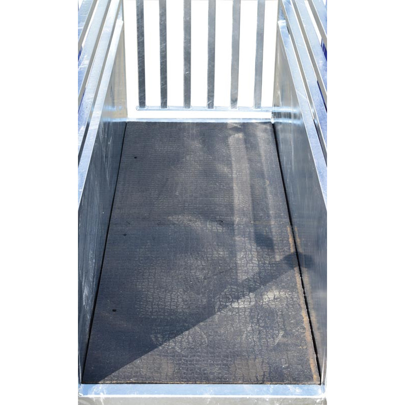 Fahrbarer Wiegestand für Kälber