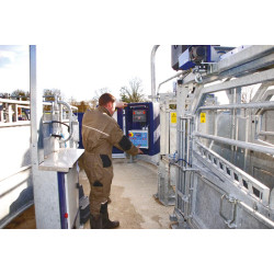 Fang- und Behandlungsstand LVAP - 4 Seitentüren - Breitenverstellbare Seiten - Seitliche Panels, öffnend, mit Türen