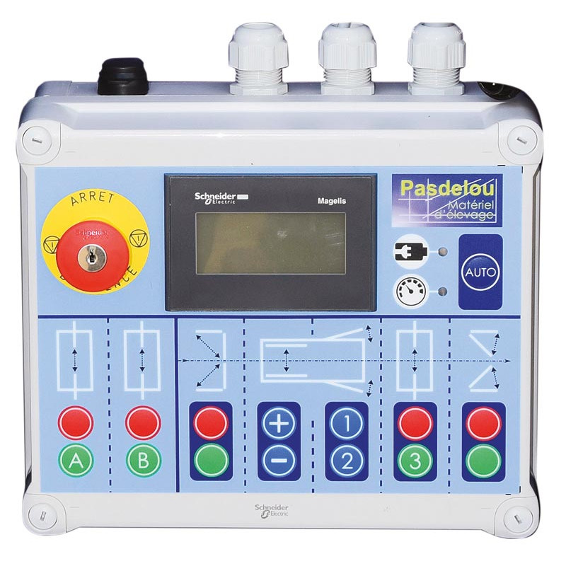 Fang- und Behandlungsstand LVAPI - Verblechte Panels - Breitenverstellbare Seiten - verblechte seitliche Panels, öffnend.