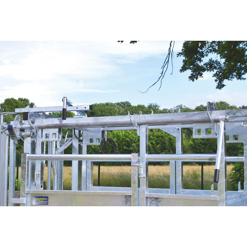 Versetzte Bedienung für PCCM-Halsfangrahmen an fahrbarem oder feststehendem Behandlungstreibgang