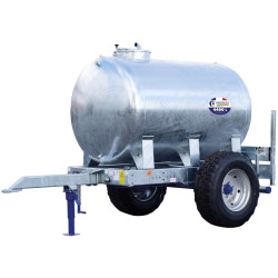 Wasserfässer auf Fahrgestell 4400 L