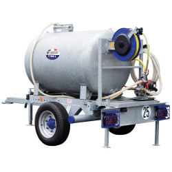 Wasserfässer auf Fahrgestell für Grünflächen 1100 L Wasserfässer auf Fahrgestell für Grünflächen 1100 L