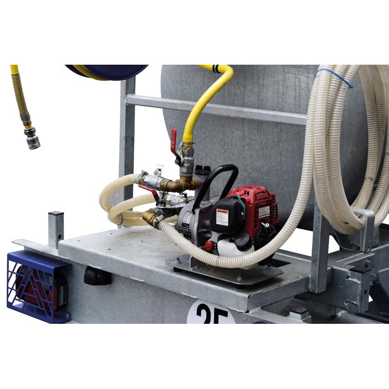 Wasserfässer auf Fahrgestell für Grünflächen 1100 L Wasserfässer auf Fahrgestell für Grünflächen 1100 L