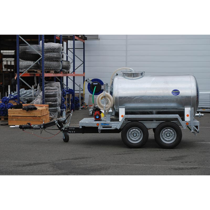 Wassertankwagen 2000 Liter Grünflächen - Straßen 90km/h - PTC 3,5 T Wassertankwagen 2000 Liter Grünflächen - Straßen 90km/h - PTC 3,5 T