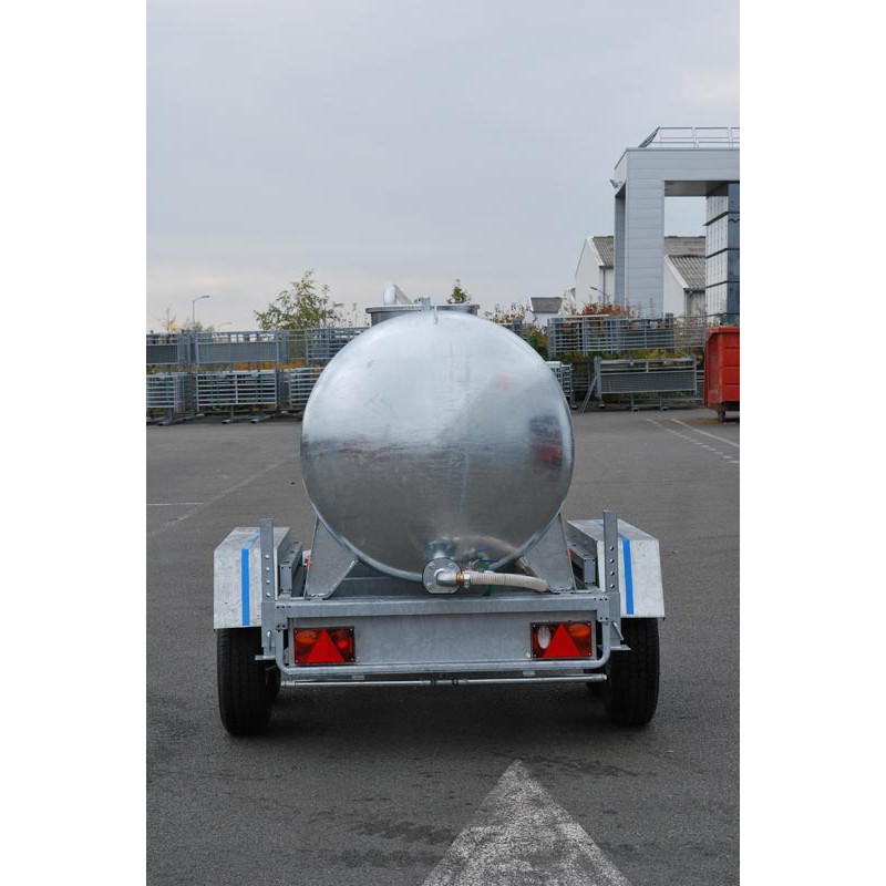 Wassertankwagen 2000 Liter Grünflächen - Straßen 90km/h - PTC 3,5 T Wassertankwagen 2000 Liter Grünflächen - Straßen 90km/h - PTC 3,5 T