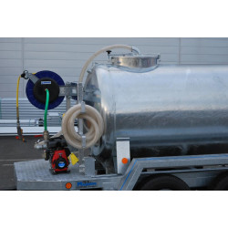 Wassertankwagen 2000 Liter Grünflächen - Straßen 90km/h - PTC 3,5 T Wassertankwagen 2000 Liter Grünflächen - Straßen 90km/h - PTC 3,5 T