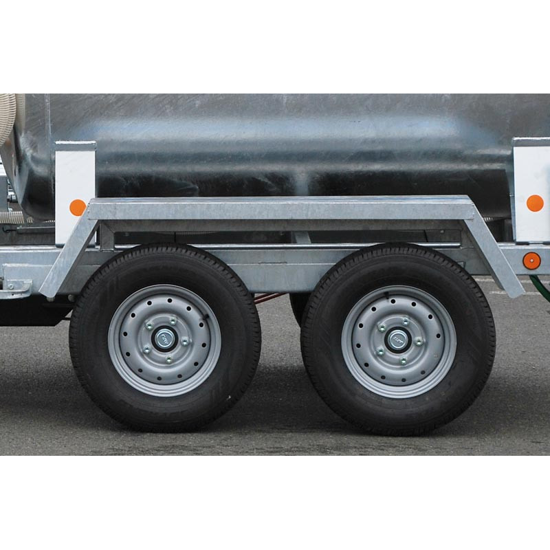 Wassertankwagen 2000 Liter Grünflächen - Straßen 90km/h - PTC 3,5 T Wassertankwagen 2000 Liter Grünflächen - Straßen 90km/h - PTC 3,5 T