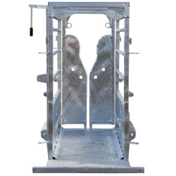 Behandlungsstand LFM - Feste Seiten - Verblechte seitliche Panels mit aufklappbarem Oberteil Behandlungsstand LFM - Feste Seiten - Verblechte seitliche Panels mit aufklappbarem Oberteil