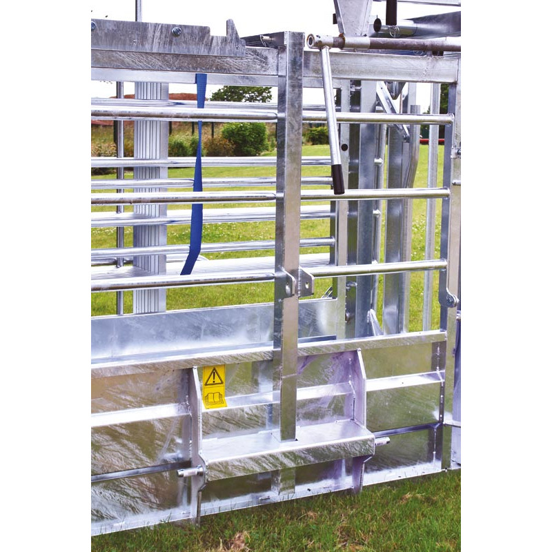 Behandlungsstand LFM - Feste Seiten - Verblechte seitliche Panels mit aufklappbarem Oberteil Behandlungsstand LFM - Feste Seiten - Verblechte seitliche Panels mit aufklappbarem Oberteil