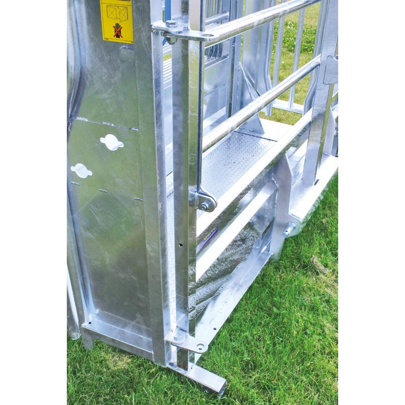 Behandlungsstand LFM - Feste Seiten - Verblechte seitliche Panels mit aufklappbarem Oberteil Behandlungsstand LFM - Feste Seiten - Verblechte seitliche Panels mit aufklappbarem Oberteil