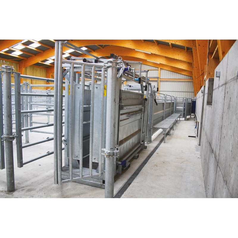 Fang- und Behandlungsstand LVM - Verblechte Panels - breitenverstellbare Seiten - verblechte seitliche Panels Fang- und Behandlungsstand LVM - Verblechte Panels - breitenverstellbare Seiten - verblechte seitliche Panels