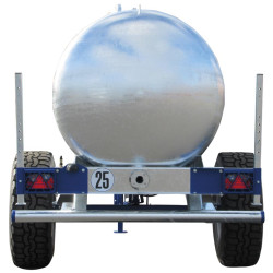 Monoblock-Wasserfässer auf Fahrgestell 5200 L