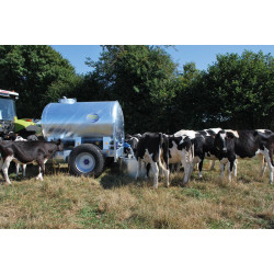 Wasserfässer auf Fahrgestell 4400 L Wasserfässer auf Fahrgestell 4400 L