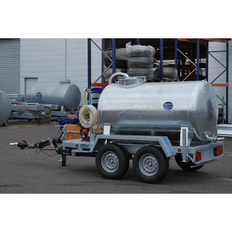 Wassertankwagen 2000 Liter Grünflächen - Straßen 90km/h - PTC 3,5 T Wassertankwagen 2000 Liter Grünflächen - Straßen 90km/h - PTC 3,5 T